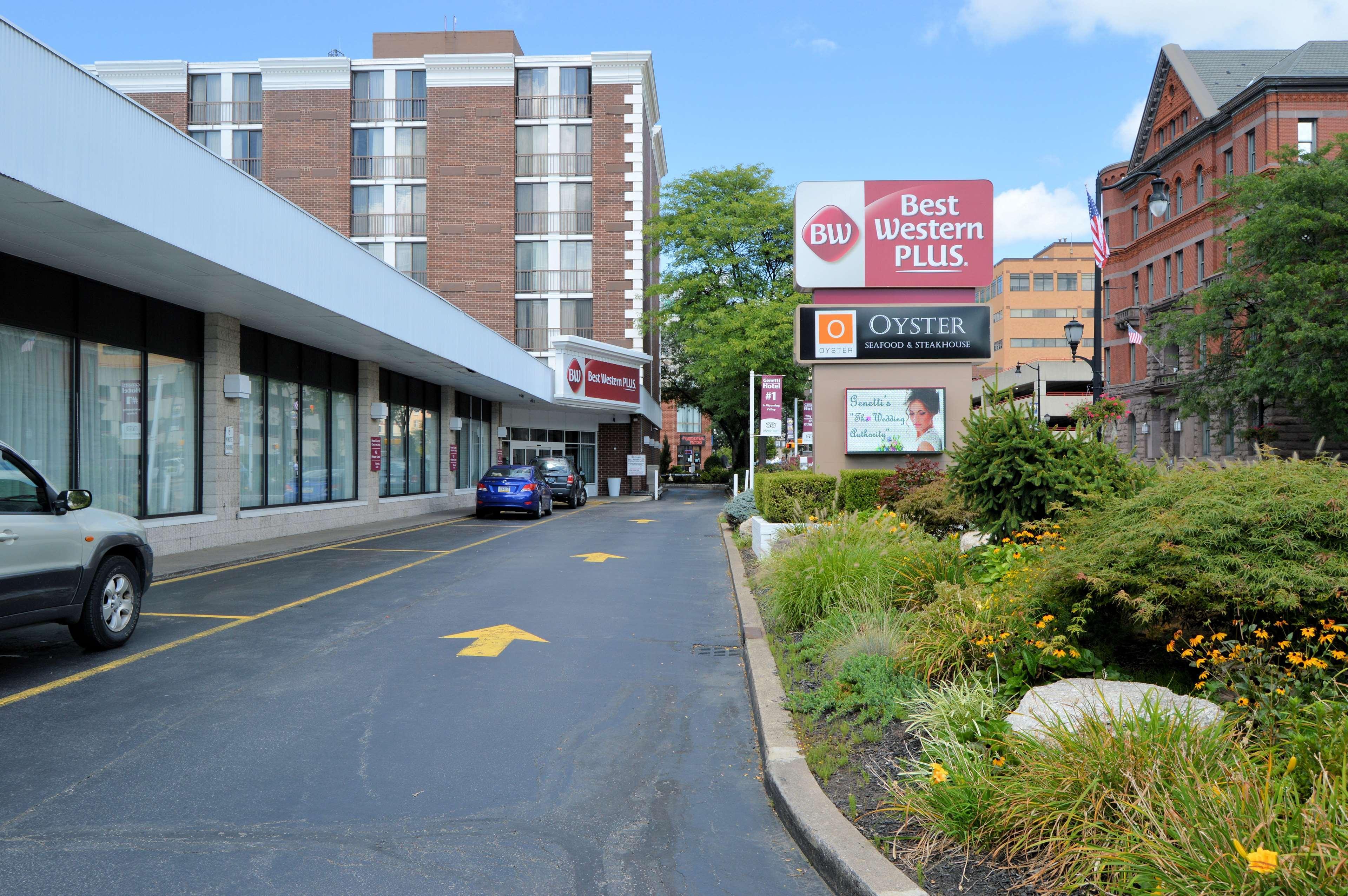 Western Barre Center Hotel